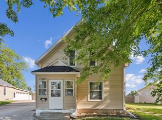 510 17th St, Belle Plaine, IA 52208