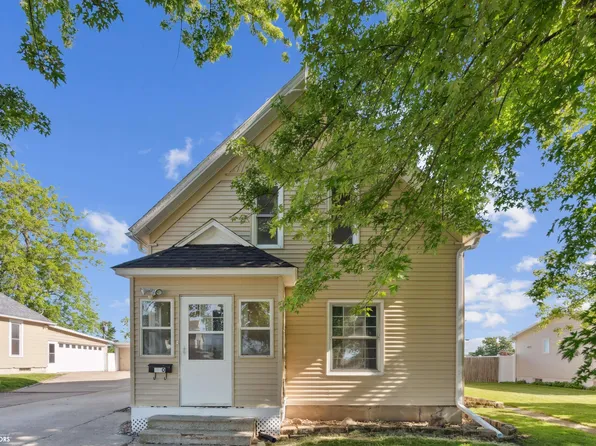 510 17th St, Belle Plaine, IA 52208
