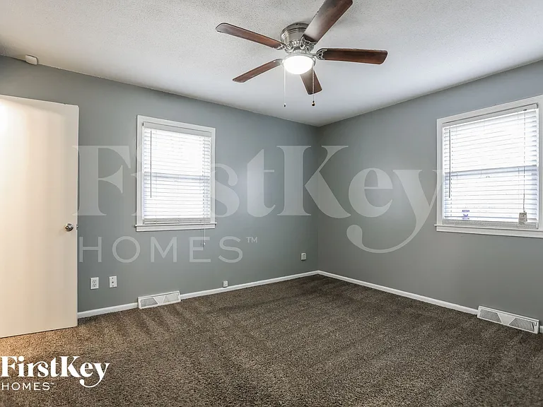 9000 N Grand Ave — Photo 10