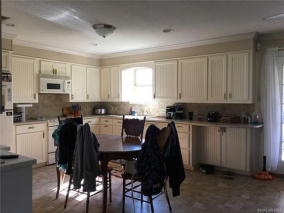 3rd image of 1635 Patricia Dr