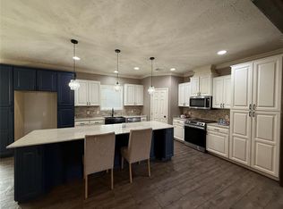 43289 Garretts Lake Rd, Shawnee, OK 74804