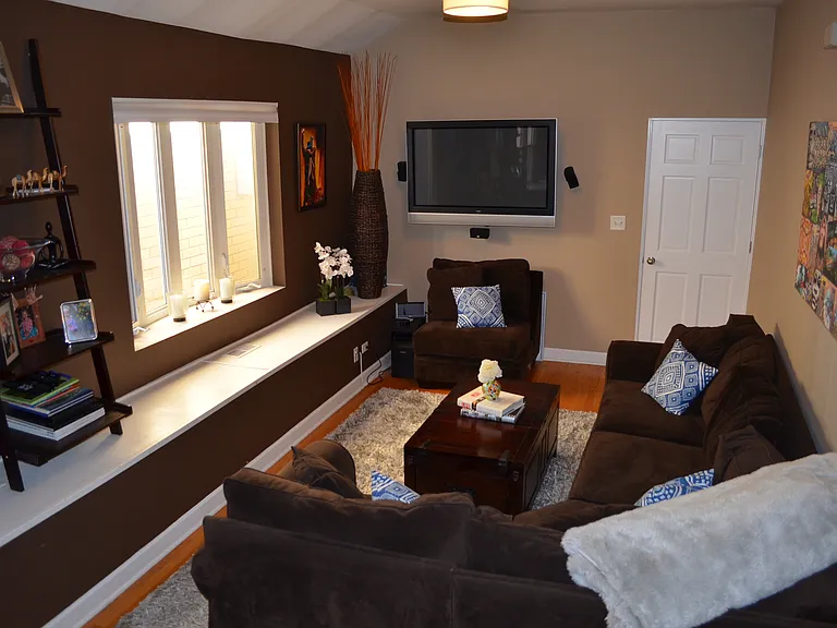 1820 N Marshfield Ave — Photo 4