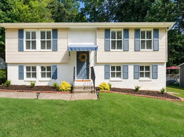 7131 Shellburne Dr, Raleigh, NC 27612