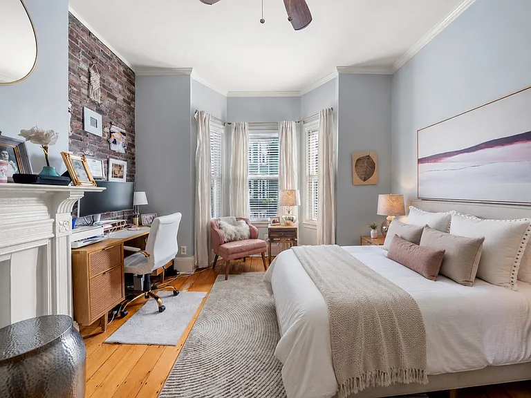 245 W 5th St #3 — Photo 1