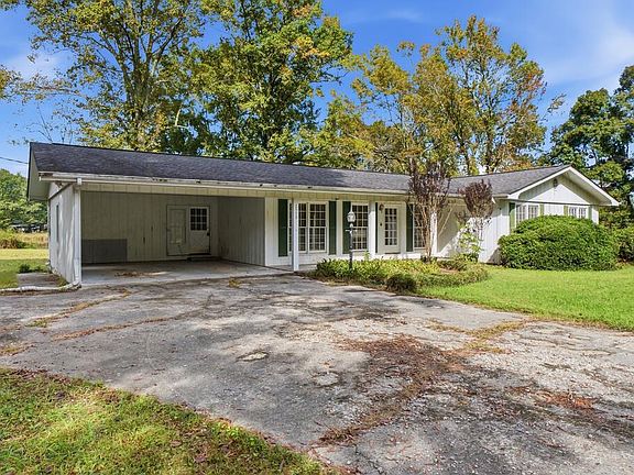 2nd image of 2900 Rebecca Cir