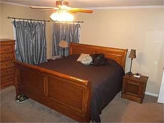 4th image of 146 Beauregard Ave