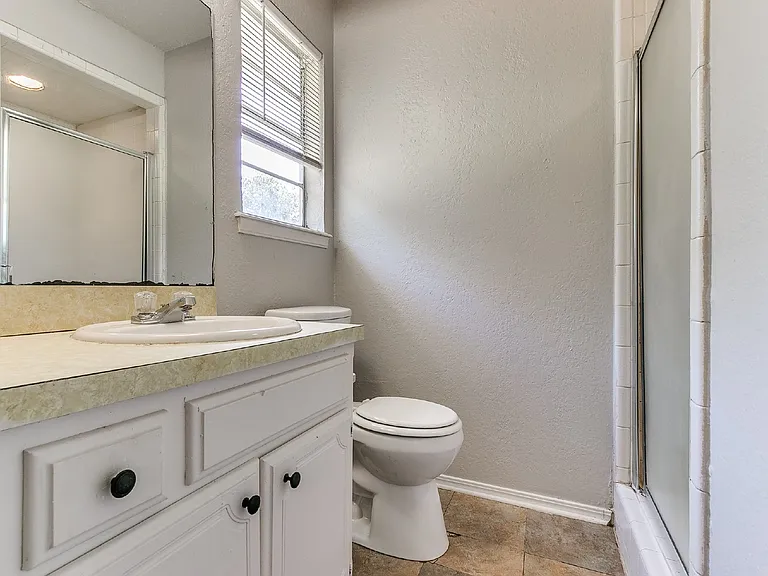8814 NE 13th St — Photo 40