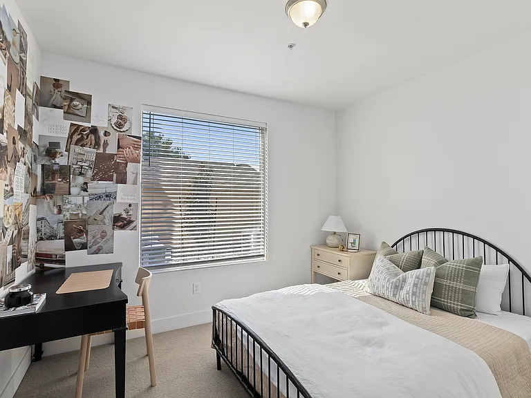 006_Bedroom