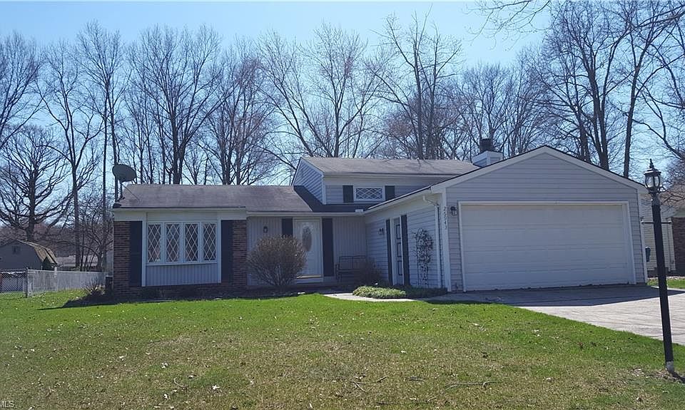1st image of 26943 Oxford Park Ln