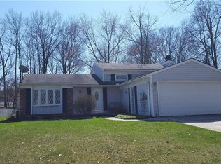 26943 Oxford Park Ln, Olmsted Township, OH 44138