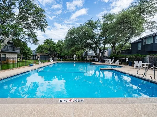 210 Oak Bay Rd APT 203, Rockport, TX 78382