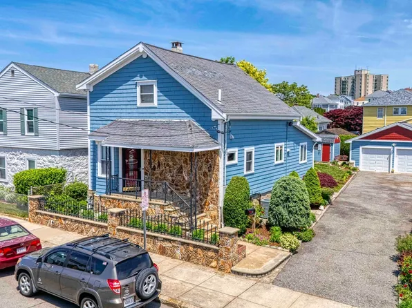 36 McGowan St, Fall River, MA 02723