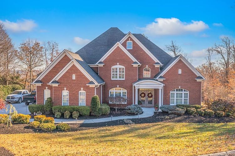 1st image of 1081 Saint Ives Ct