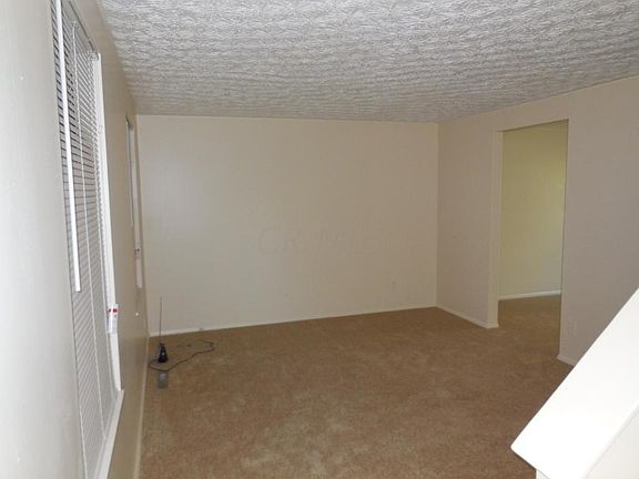 5th image of 2613 Hingham Ln