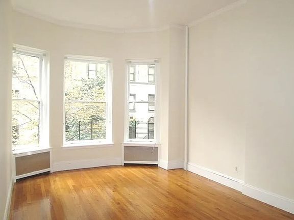 2nd image of 1 E 93rd St #3BC