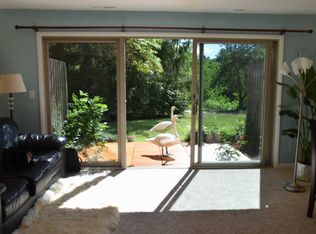 682 Peninsula Ct, Ann Arbor, MI