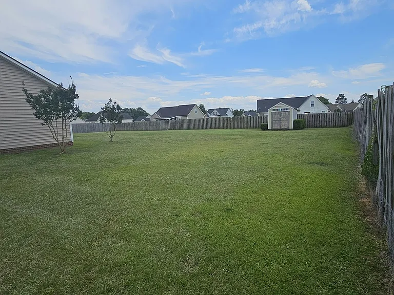 389 Ivywood Ln — Photo 11