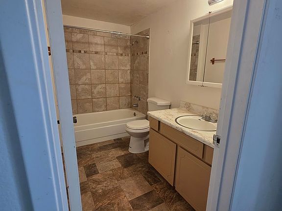 5th image of 970-976 Glorene Ave #Q