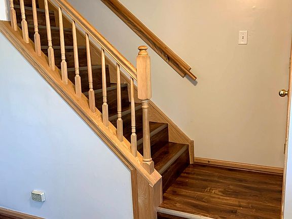 4th image of 1309 Kingsbury Dr Unit E