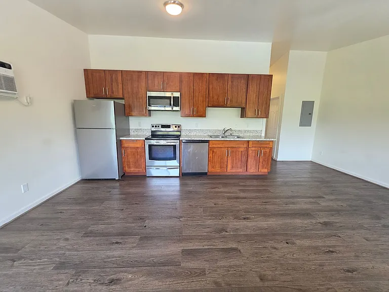 117 Maluniu Ave #A — Photo 2