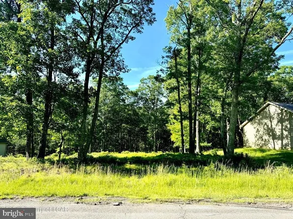 36 Turnberry Ln, Hazleton, PA 18202