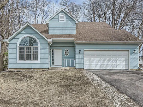 5298 S Park Dr, Savage, MN 55378