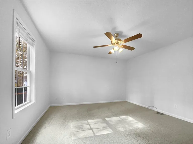 392 River Trace Dr — Photo 15