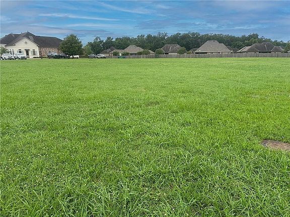 2nd image of 124 Versailles Blvd Lot 10