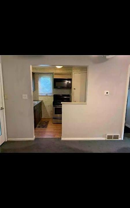 2nd image of 1014 Vermont Ave