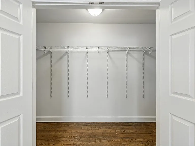 314 Oakwood Ave Apartments — Photo 4
