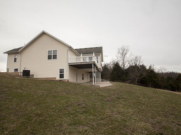 3rd image of 425 Rock Court Dr