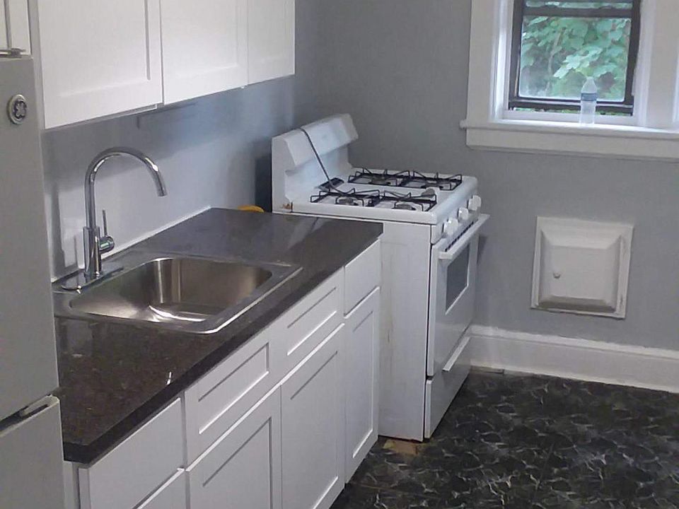 1st image of 324 N Broadway APT 8