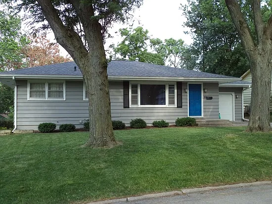 3 bed, 2400 sqft, $2,100 — Photo 1