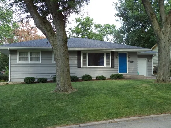 26 Leamer Ct, Iowa City, IA 52246