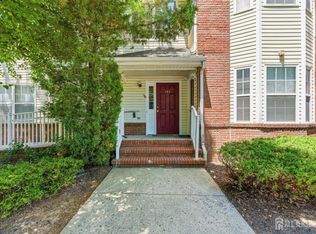141 Forest Dr, Piscataway, NJ 08854
