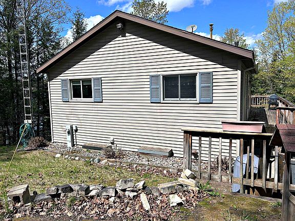 2nd image of W16468 S Hilbert Dr