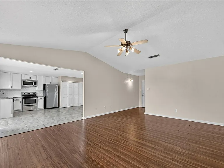 2026 Wedgewood Ln — Photo 14