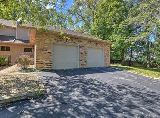 2636 S Forrest Green Dr, Decatur, IL 62521