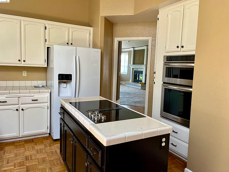 2420 Wayfarer Ct — Photo 11