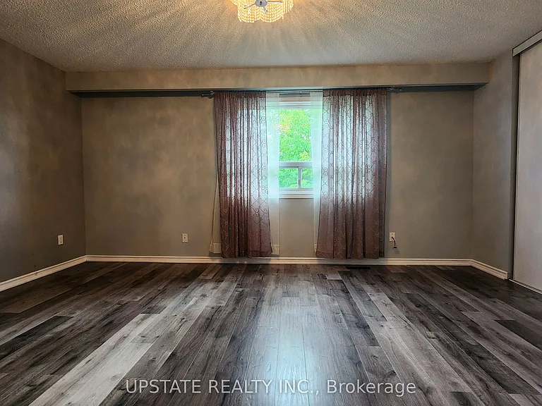 217 Kingswood Dr — Photo 12