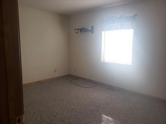 5th image of 904 Monroe St APT B