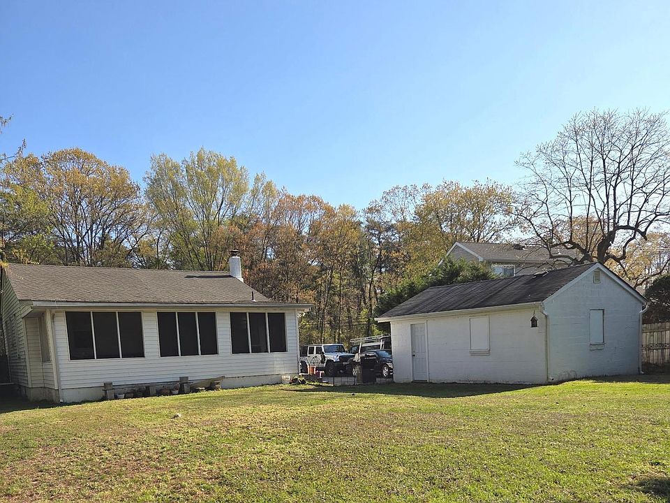 2nd image of 2743 Bayside Beach Rd