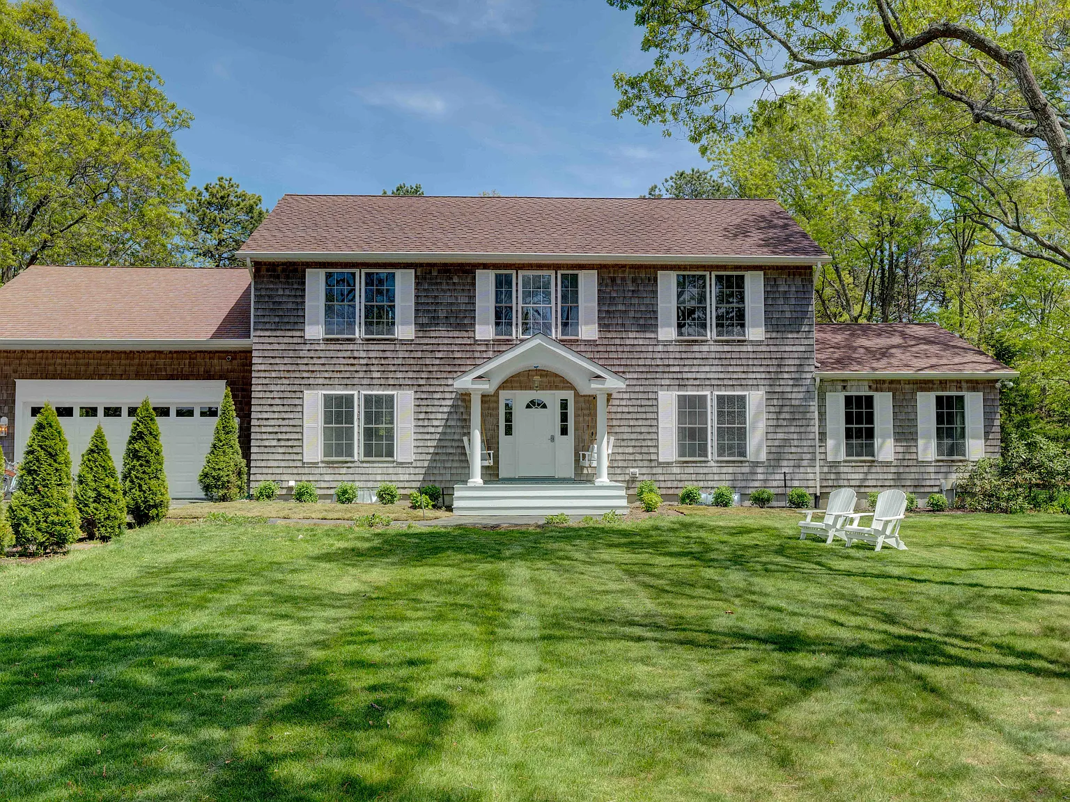 Newly Renovated Hamptons Home with Movie Theater, Pool, Gameroom — Photo 1