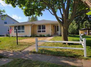 154 Jean St, Oconomowoc, WI 53066