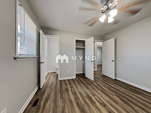 5th image of 110 Lois Ct