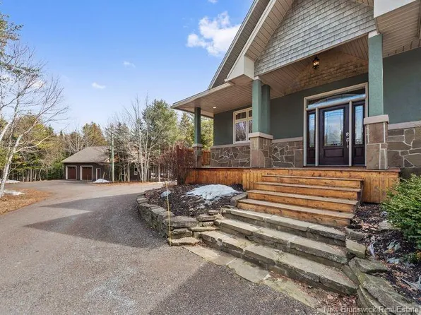 225 Niagara Rd, Coverdale, NB E1J 1J2