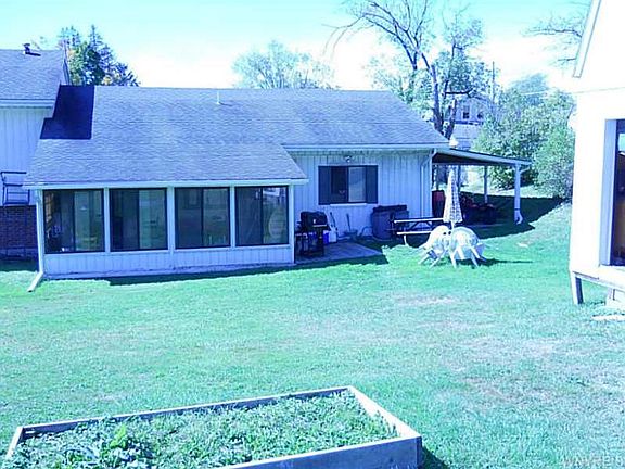 5th image of 131 Shaner Ave