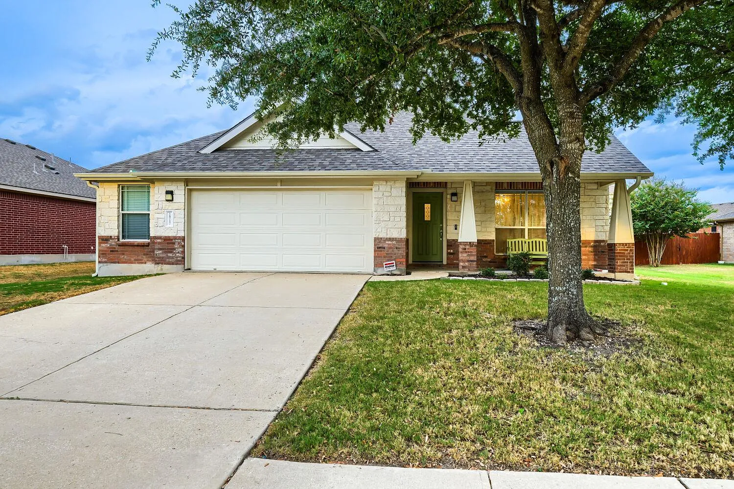 3 bed, 2.0 bath, 2073 sqft, $2,400 — Photo 1