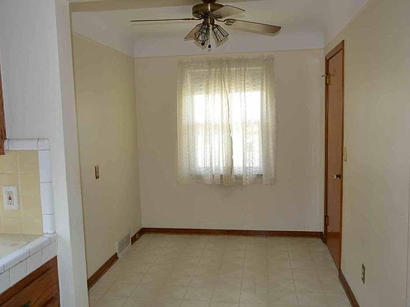 4th image of 20505 Lochmoor St