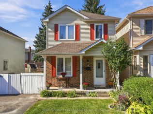 6 Overbank Dr, Oshawa, ON L1J 7X9